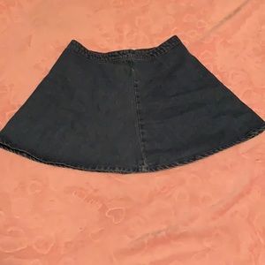Never worn jean skirt.